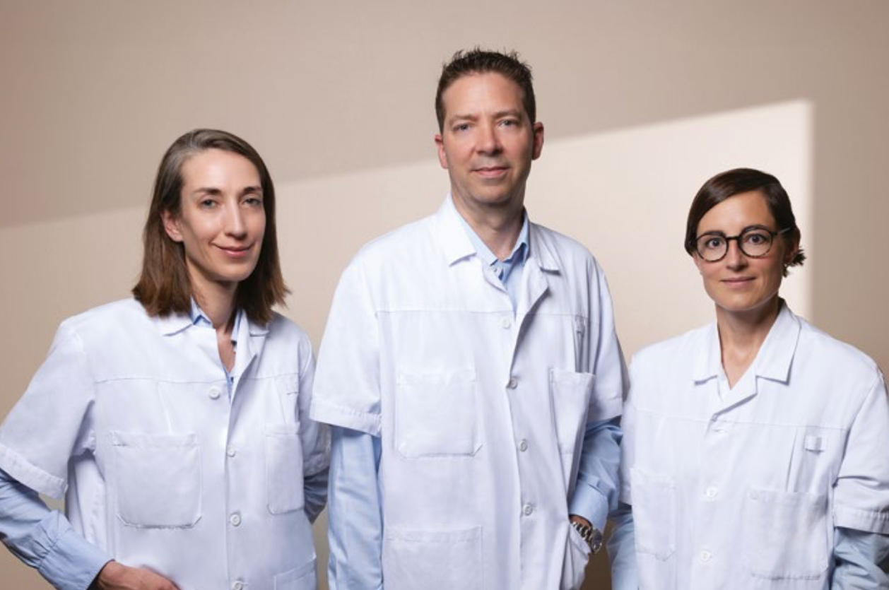 L'équipe Artevia en blouse médicale